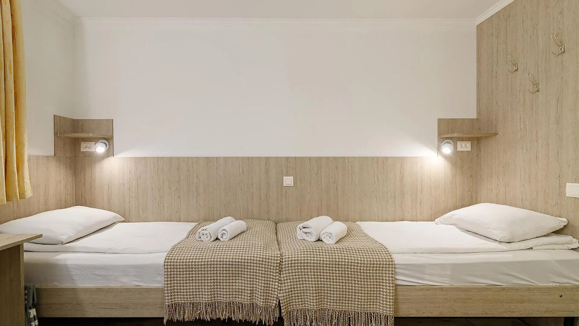 ** Hotel Готель Кайзер Економ Lviv Ukraine