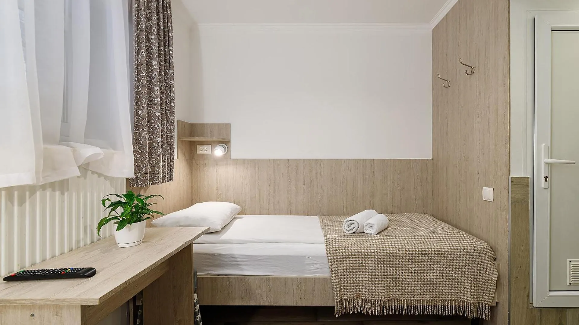 ** Hotel Готель Кайзер Економ Lviv Ukraine